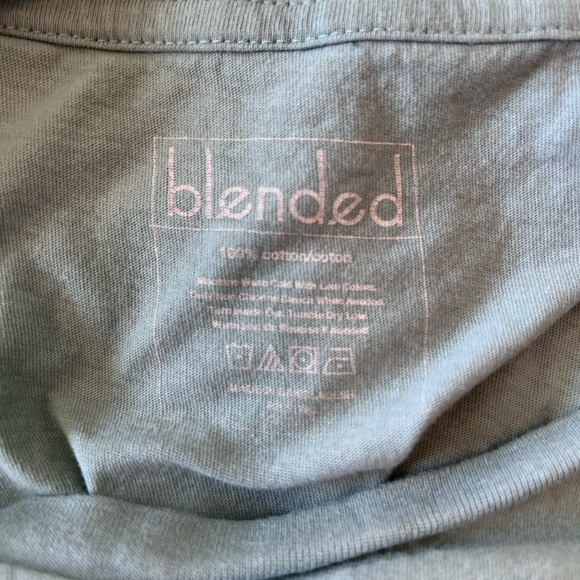 maurices “Drinks Well With Others” T-Shirt - Size L - Picture 3 of 3